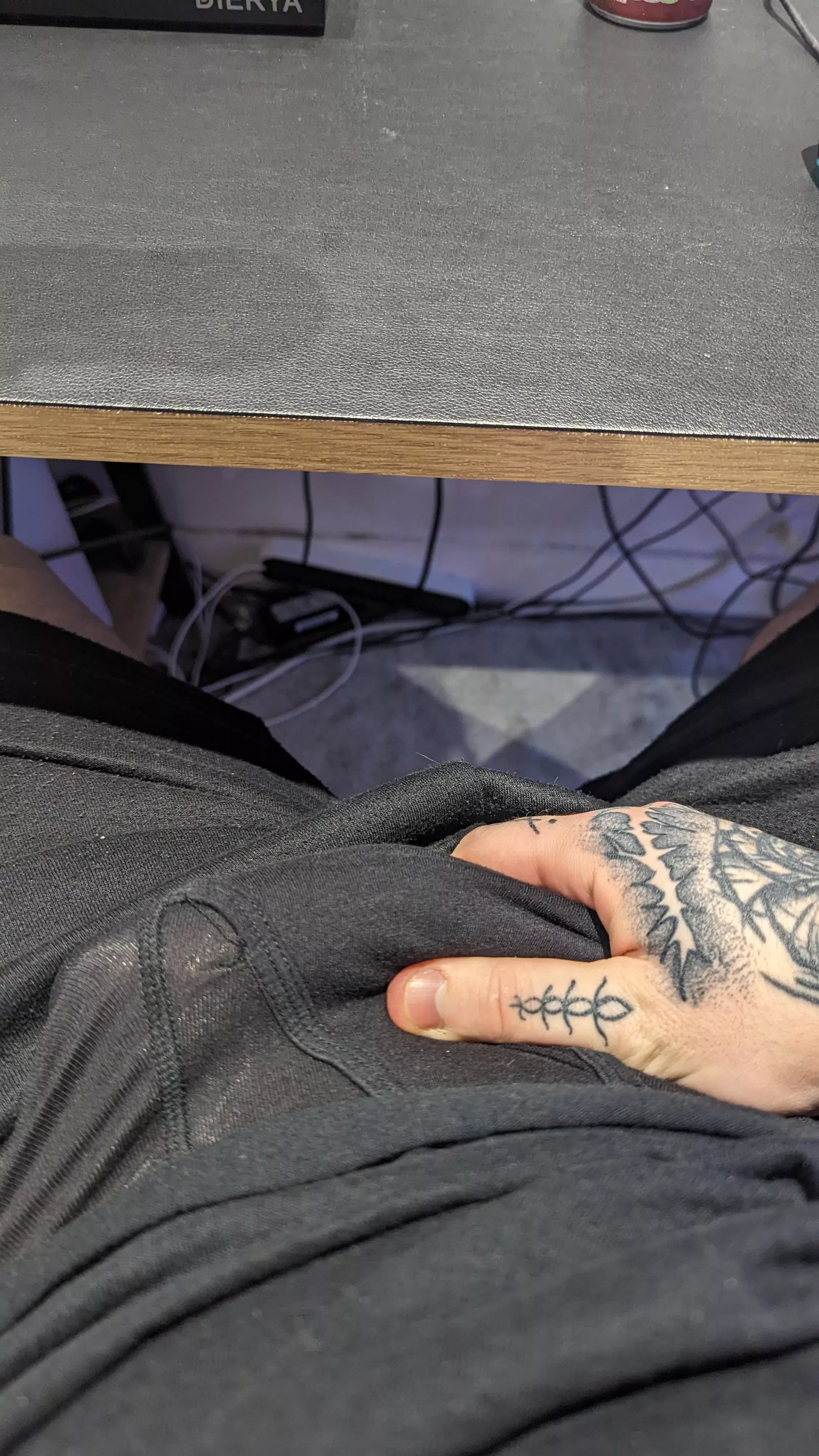 Someone give me some under desk support 😋