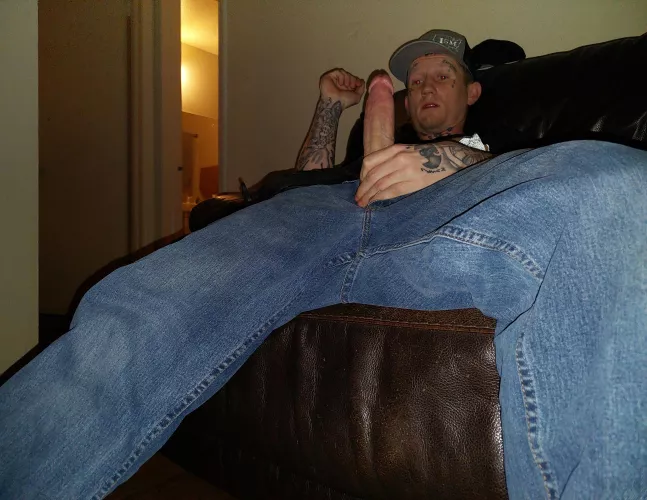 Sometimes you have to just stop what you were doing to play with your dick 🤷