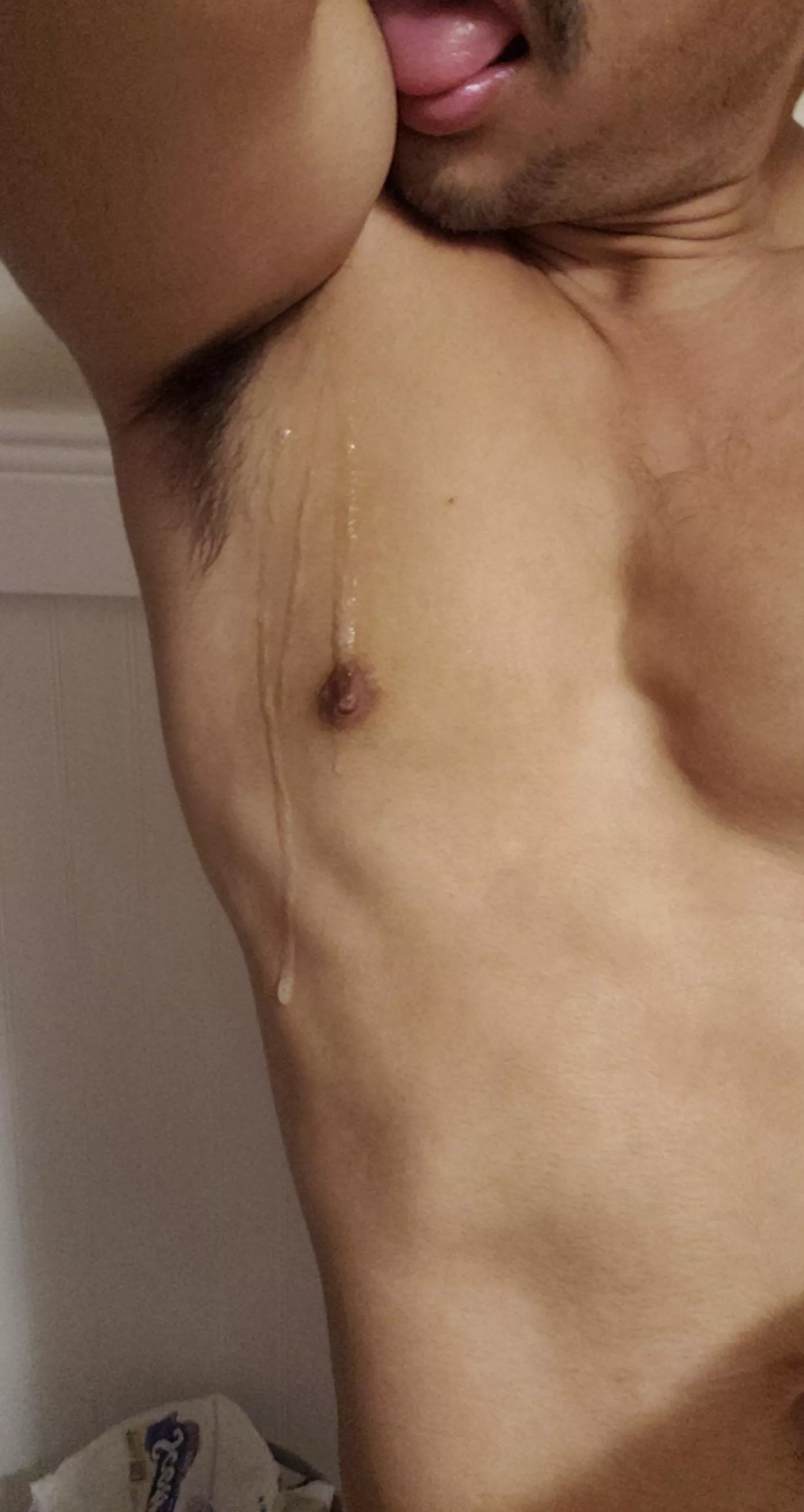 Spit+Pits=perfect combination for a kinky fag.