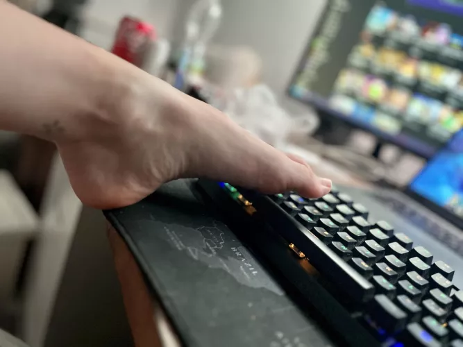 This is how i like to play games 😛