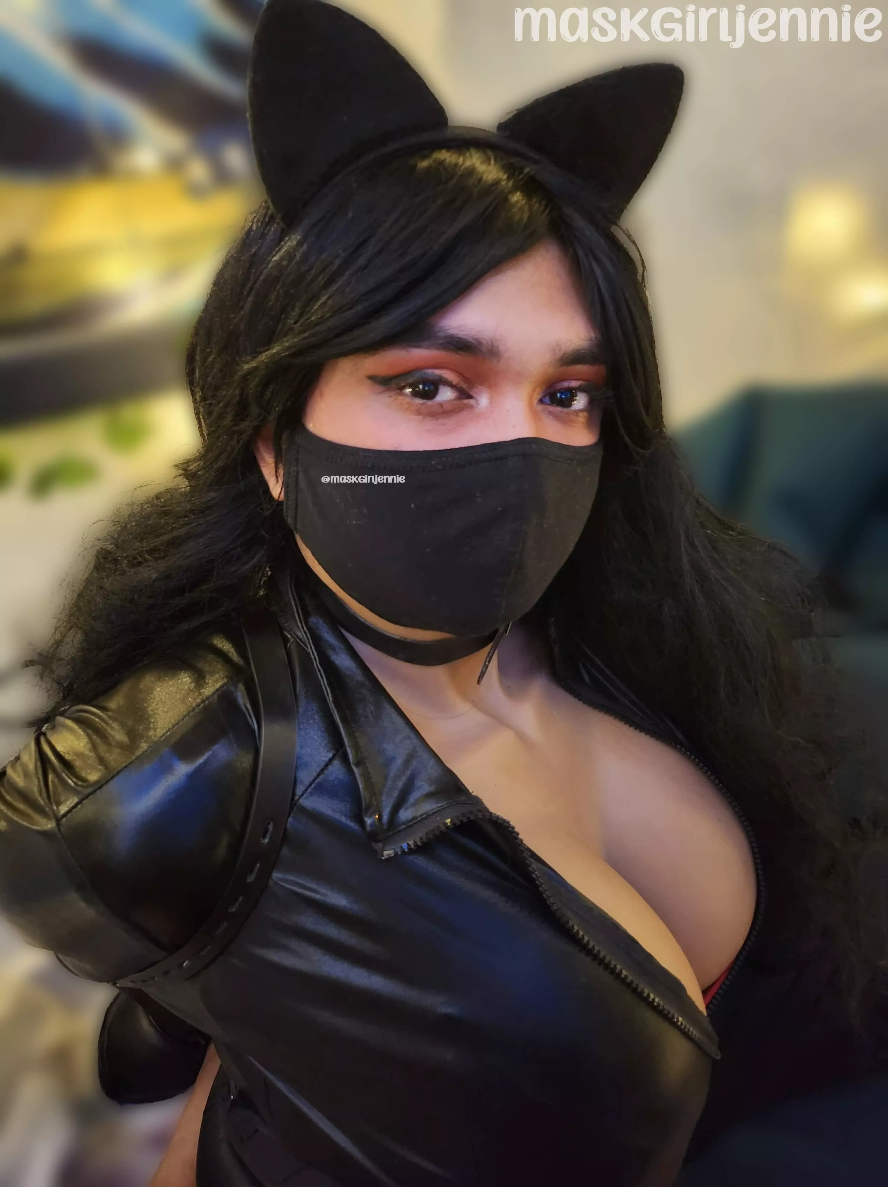 Tight catsuits, and even tighter armbinders. Both of them get me uncontrollably horny XD