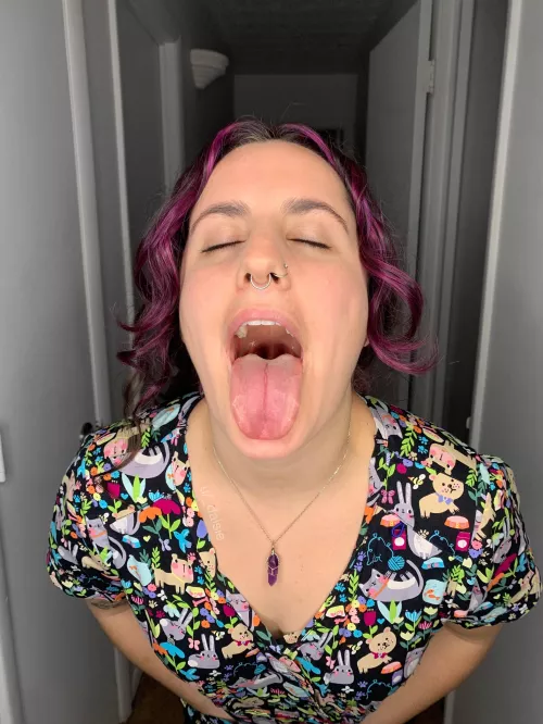 try not to get any on my scrubs💦