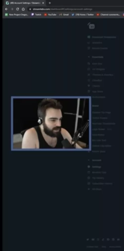 When streamers do stuff like this where they show their face and chat, is it possible to have this show up on stream while not being on my main monitor so I can see everything?