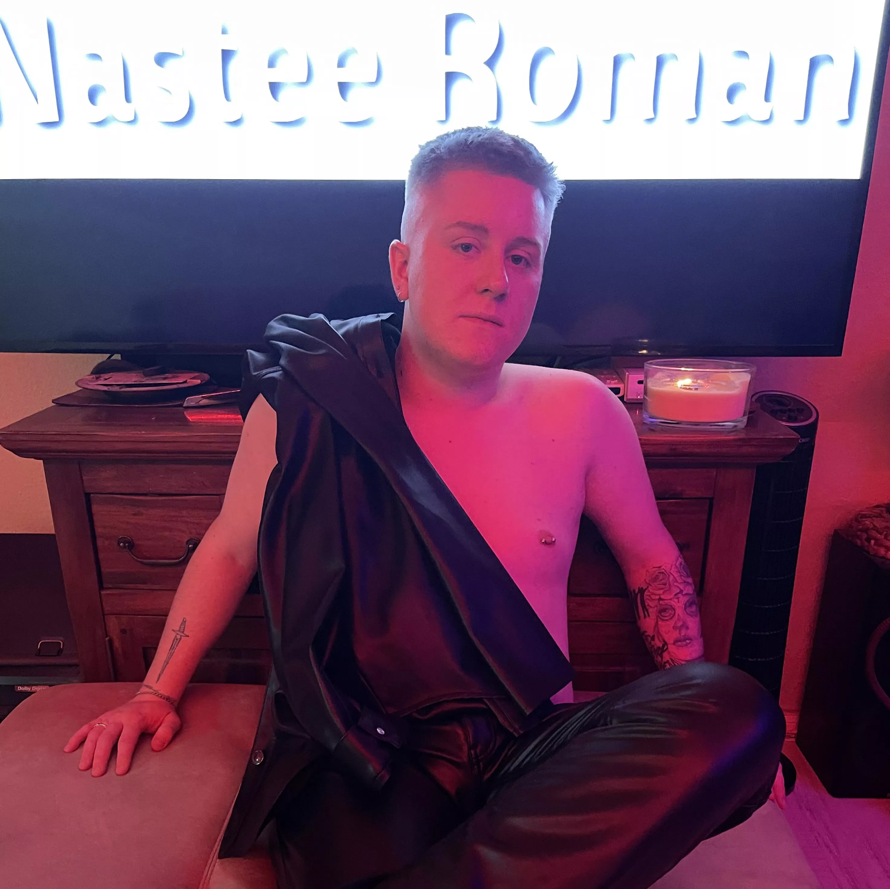 who wants me as his e-boyfriend?