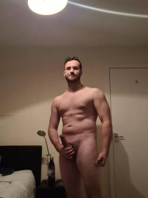 Who wants to be my New Years kiss?