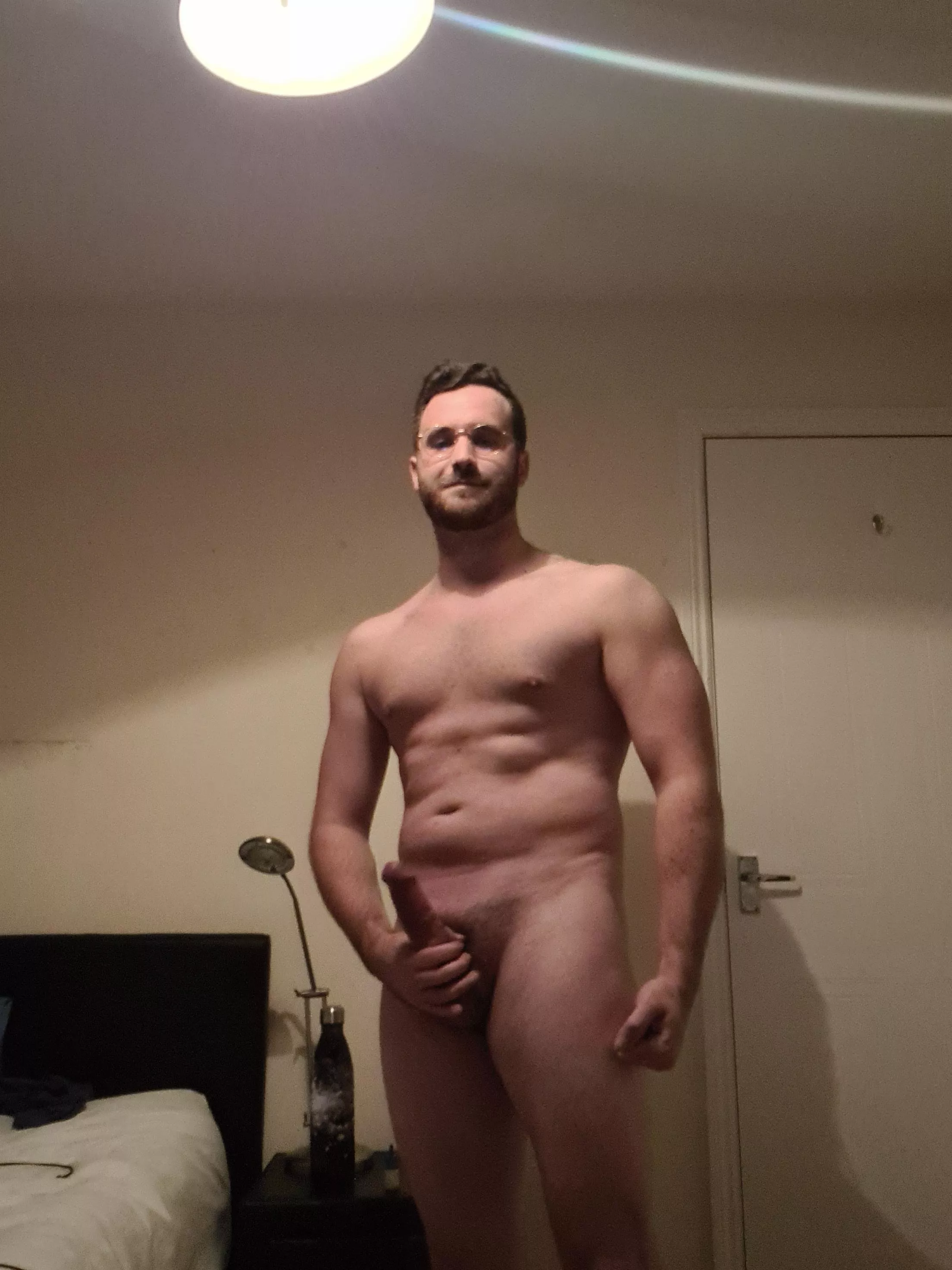 Who wants to be my New Years kiss?