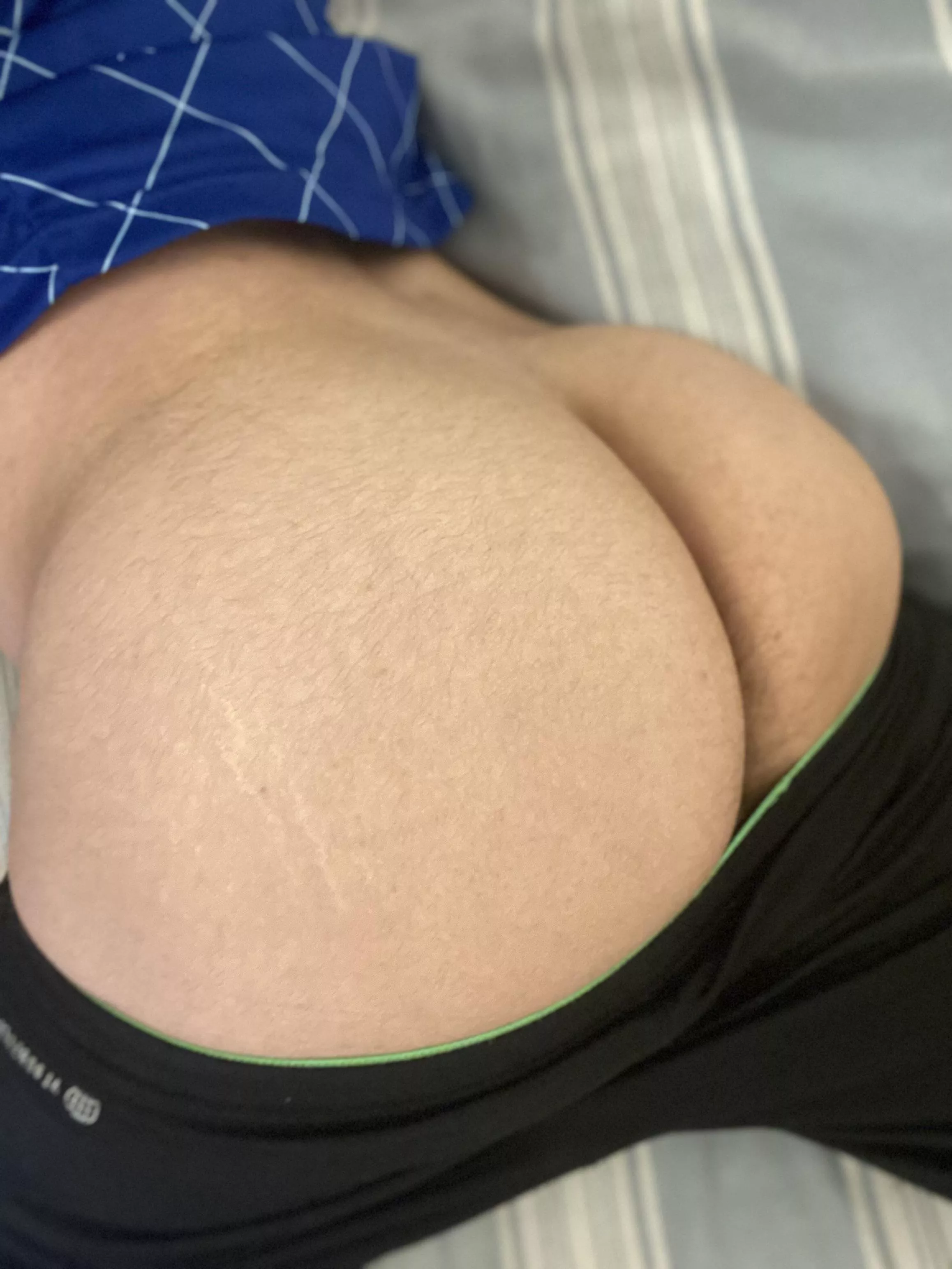 Who’s going to CREAMPIE their NEW BOYFRIENDS fat ass? 🍑💦