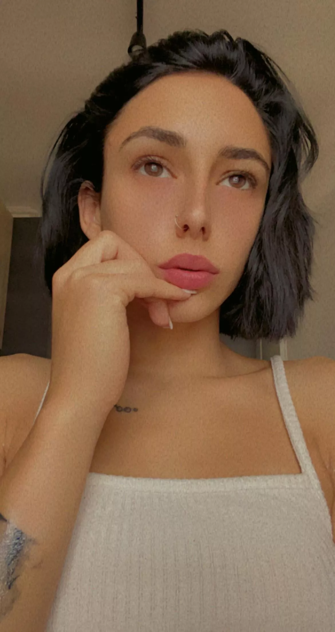 Would you finish on my pretty face? (@pollyy_smalls) [instagram]