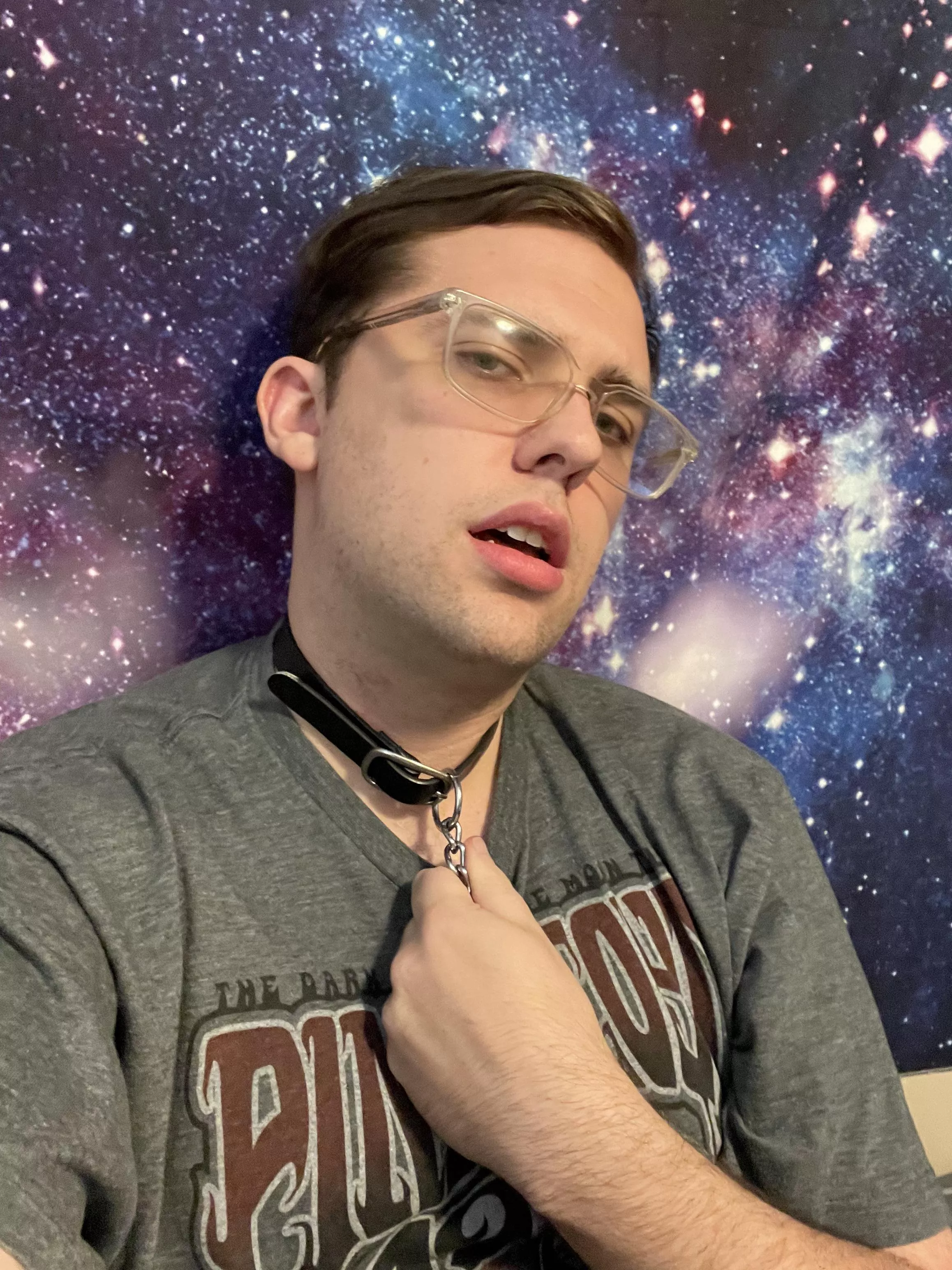 Would you pull on my leash? 🥰🙈