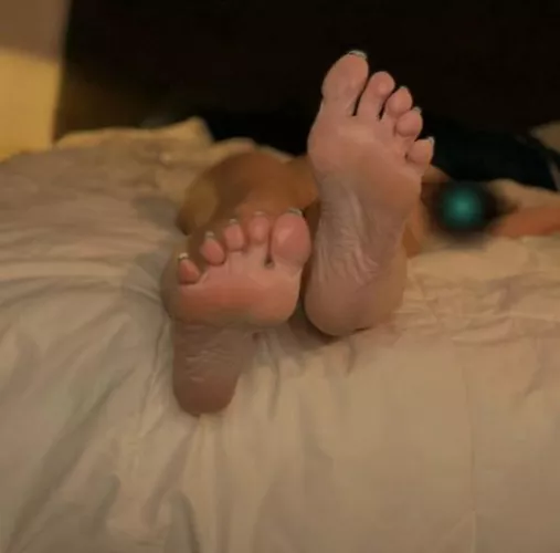 Would you suck my milf toes?