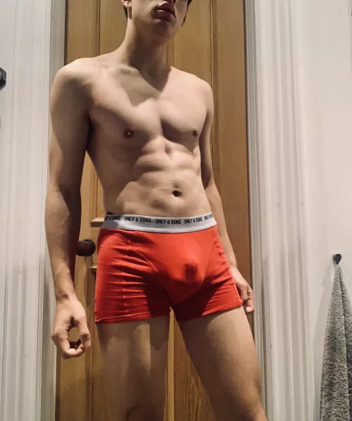 You can make out the imprint of my tiny cage 🥺😭