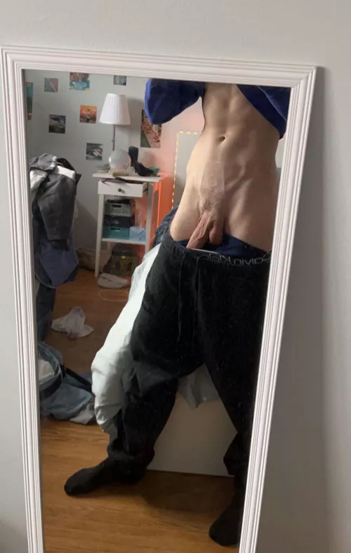 (19) Who’s gonna be my slut for 2023?