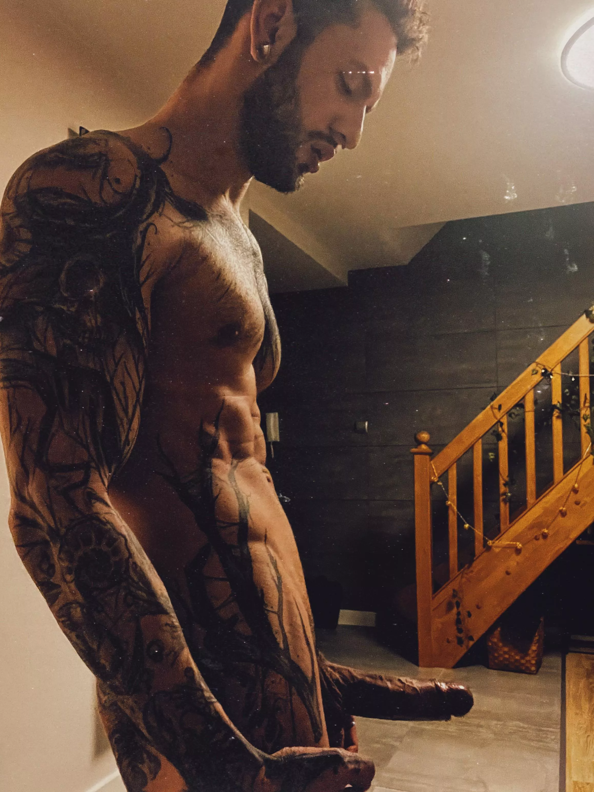 [28] Horny, thinking bout big cocks 😈