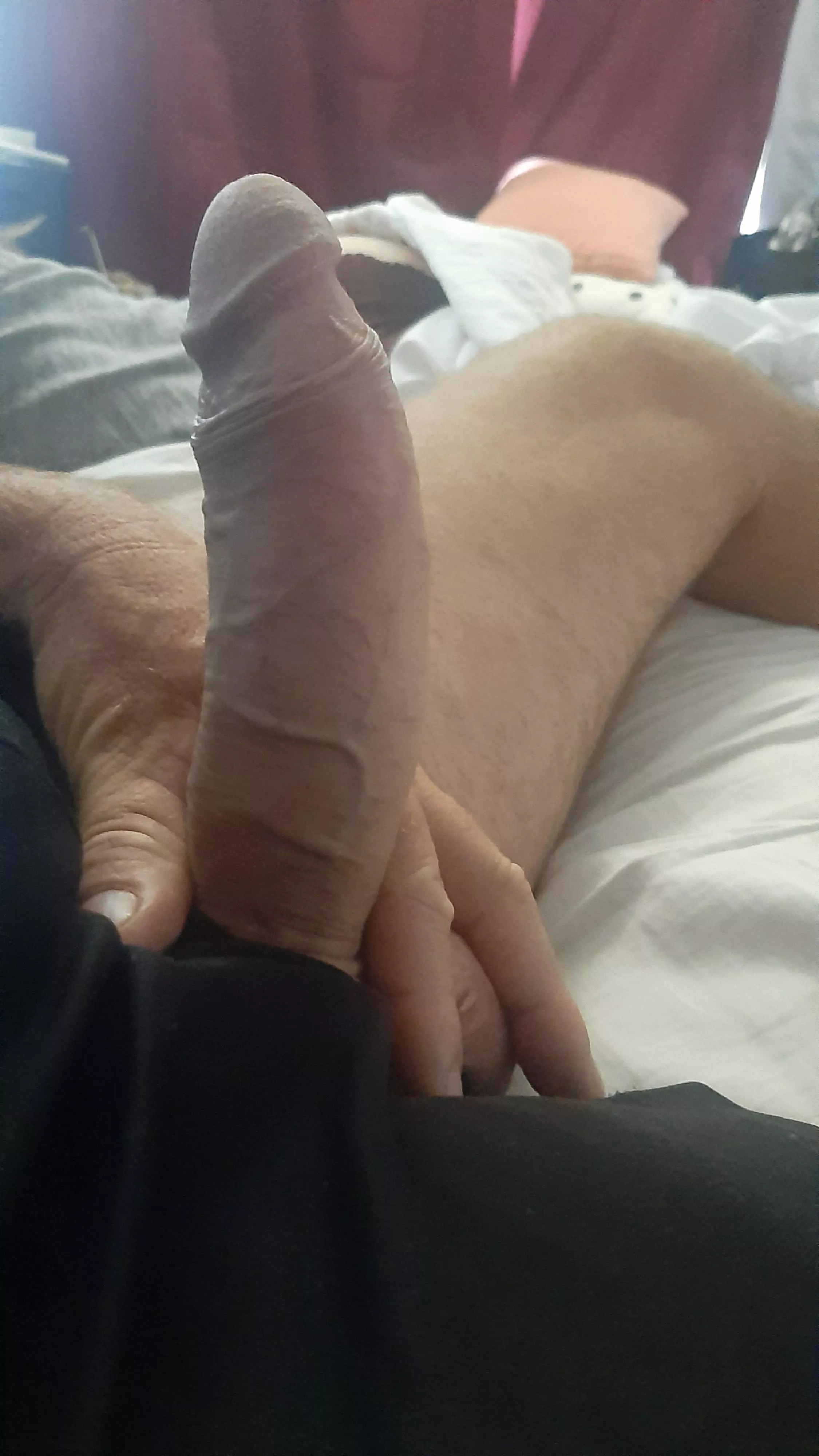 (48) woke up with some swelling