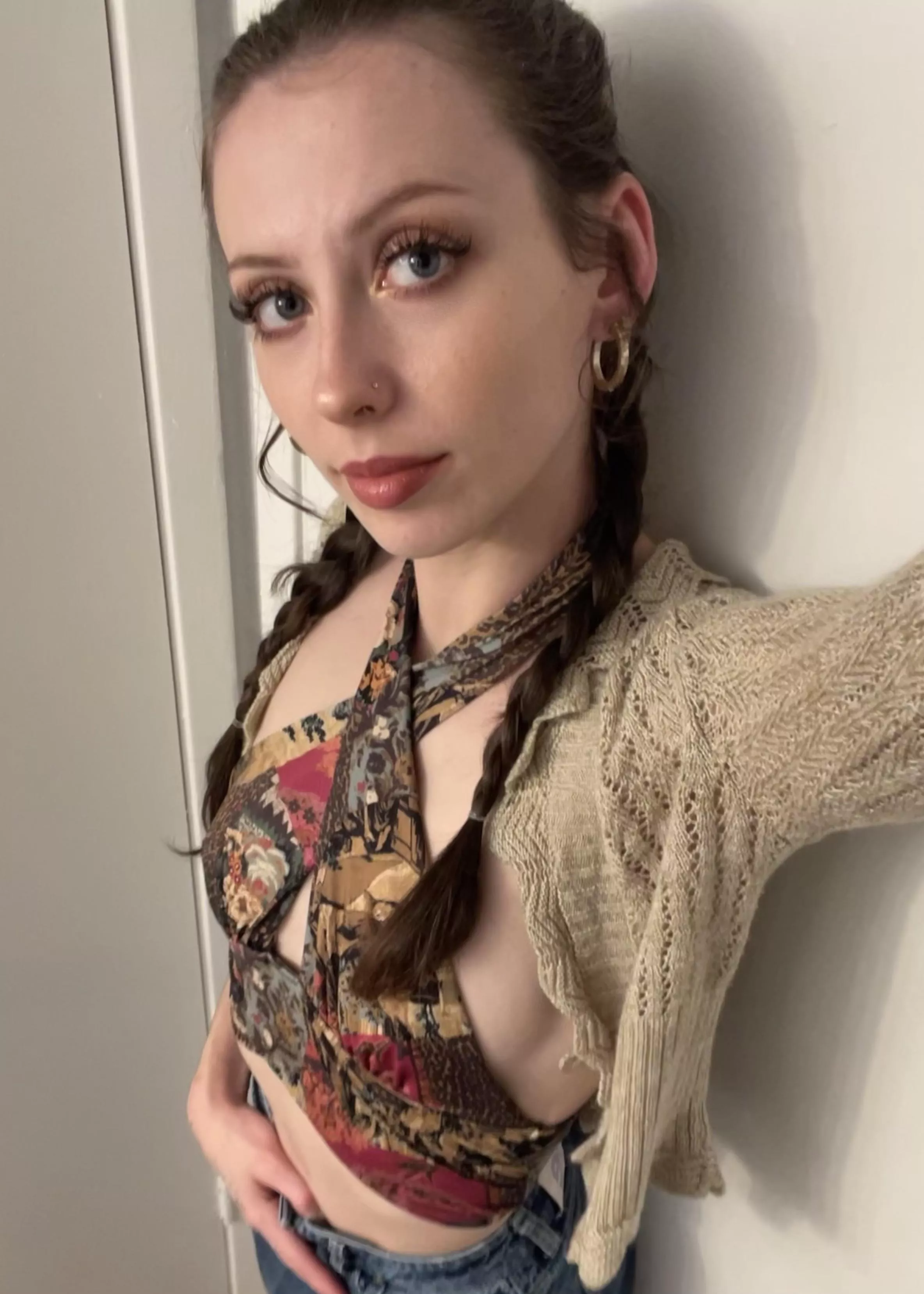 A little side boob never hurt anyone!