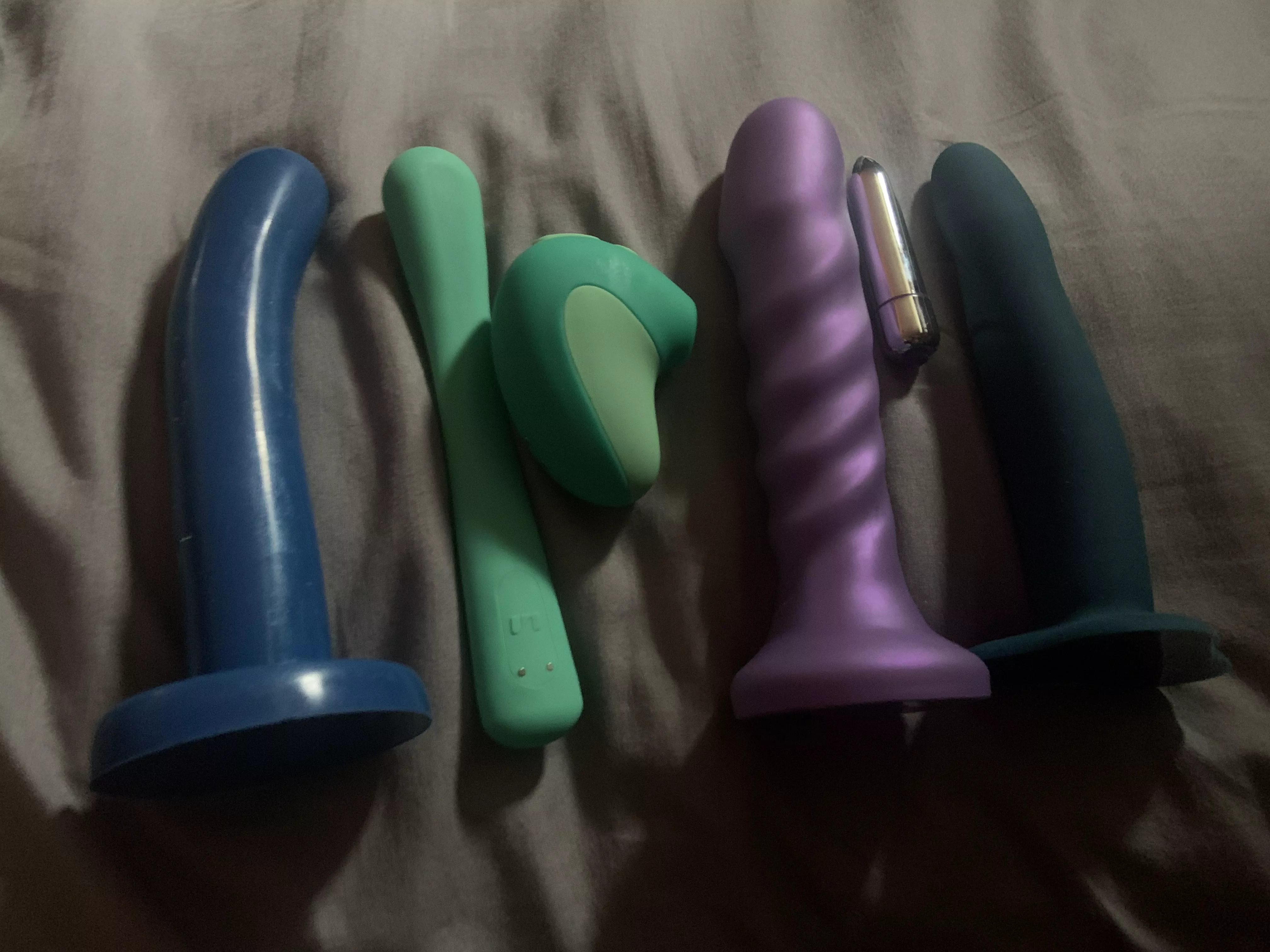 all these toys and the day off... anyone want to help? ;)