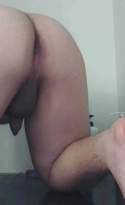 Anyone wanna help me soap up in the shower<3 DM me for more