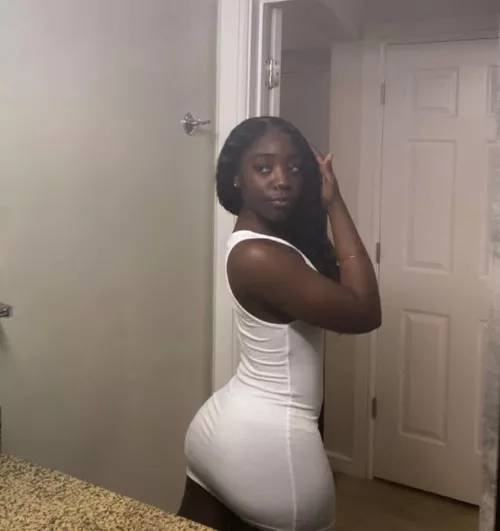 Black bitch looking to sell her body for extremely cheap. Hit m e for nudes, sexting, custom vids, video calling or an in detail video cock rating