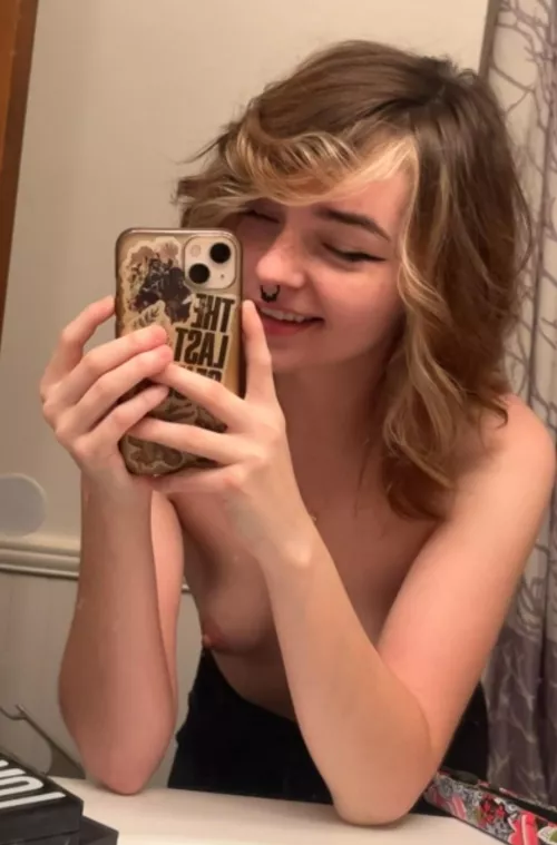 can someone please spoil me and my little boobies❤️ 👻sunny_marrs