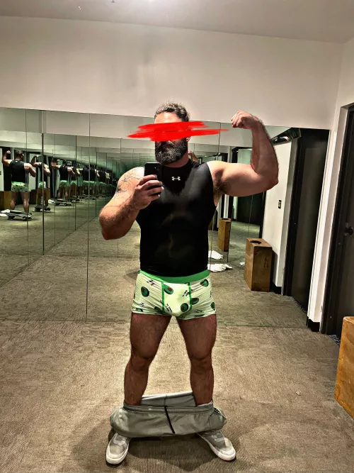 Come pose with me after we workout