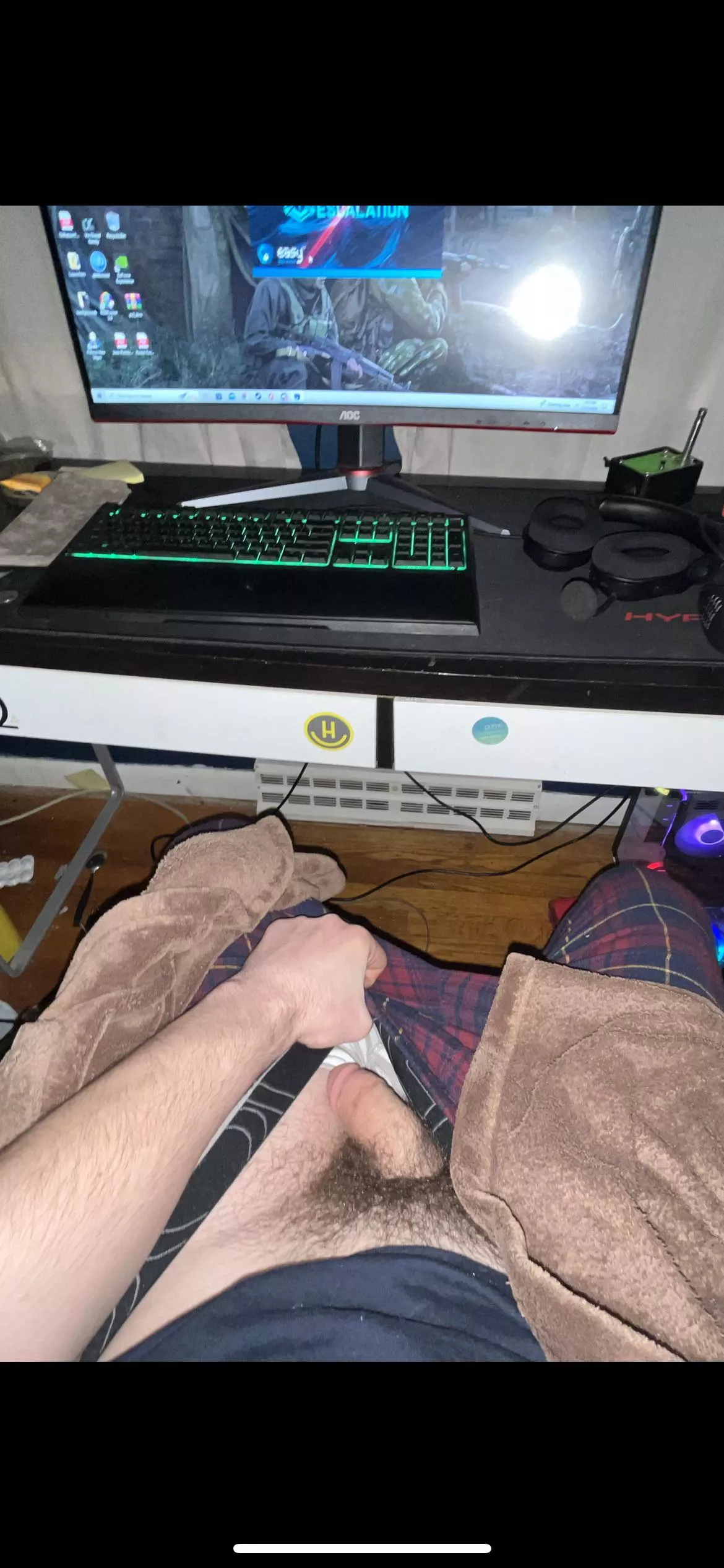 Do you wanna feel a short chubby cock grow in your throat?