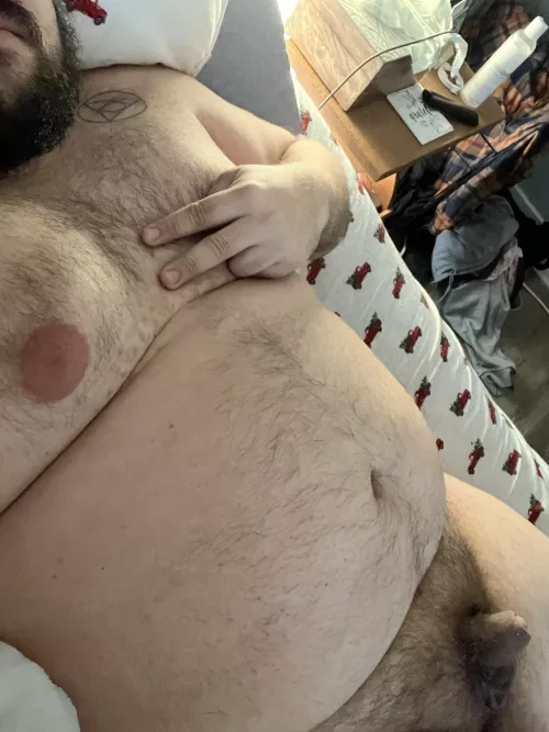 Happy new year! First time posting body pic wife says I’m sexy, but I’m still insecure? Thoughts?