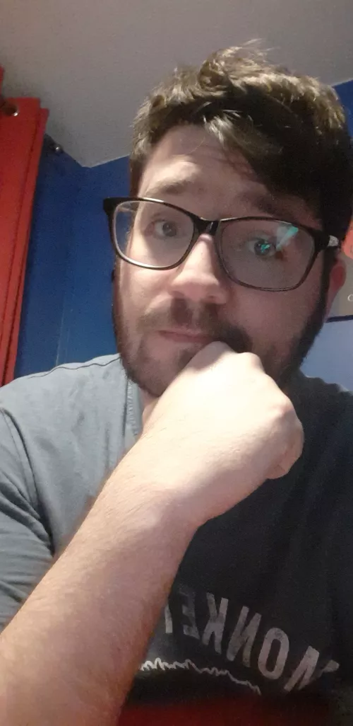 Happy new year to all the other lonely singles out there! Hope your all not having such a shite one as i am.