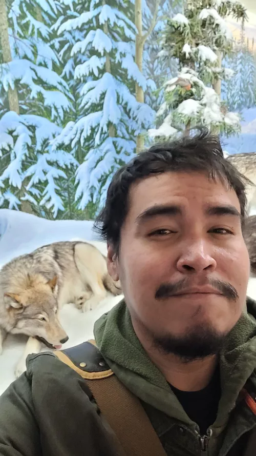 Happy new years. Loner native guy here 🫡