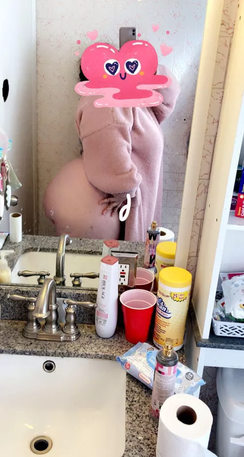 here’s a butt pic to start your new year off right 🍑