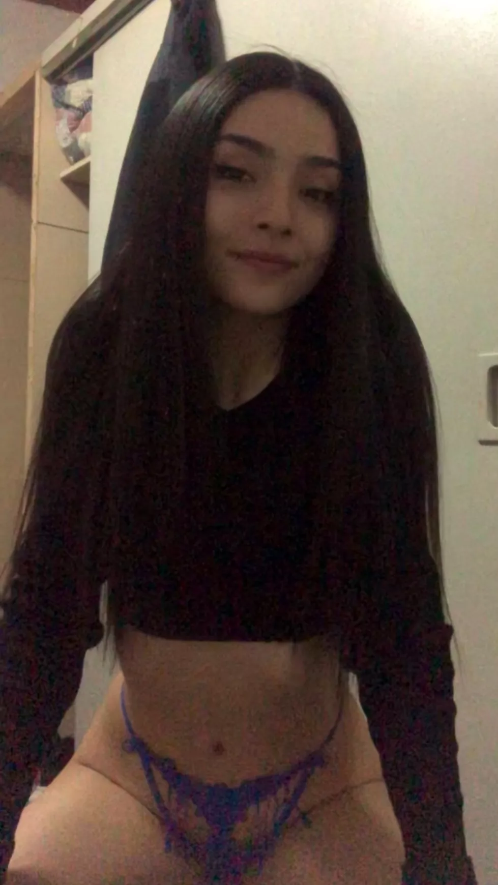 Hola Papi, I need it now 🥵