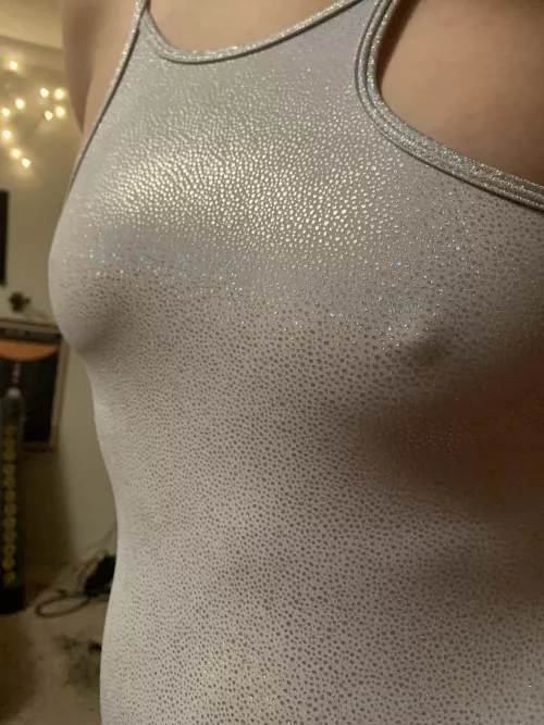 I don’t generally like wearing this dress with a bra for a reason