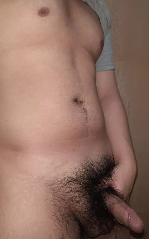 just me and my hairy cock 🤭