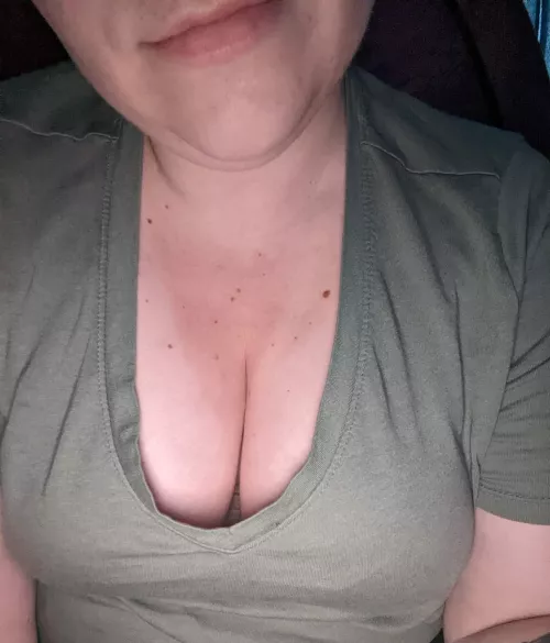 my husband likes to see other men peeking at me.