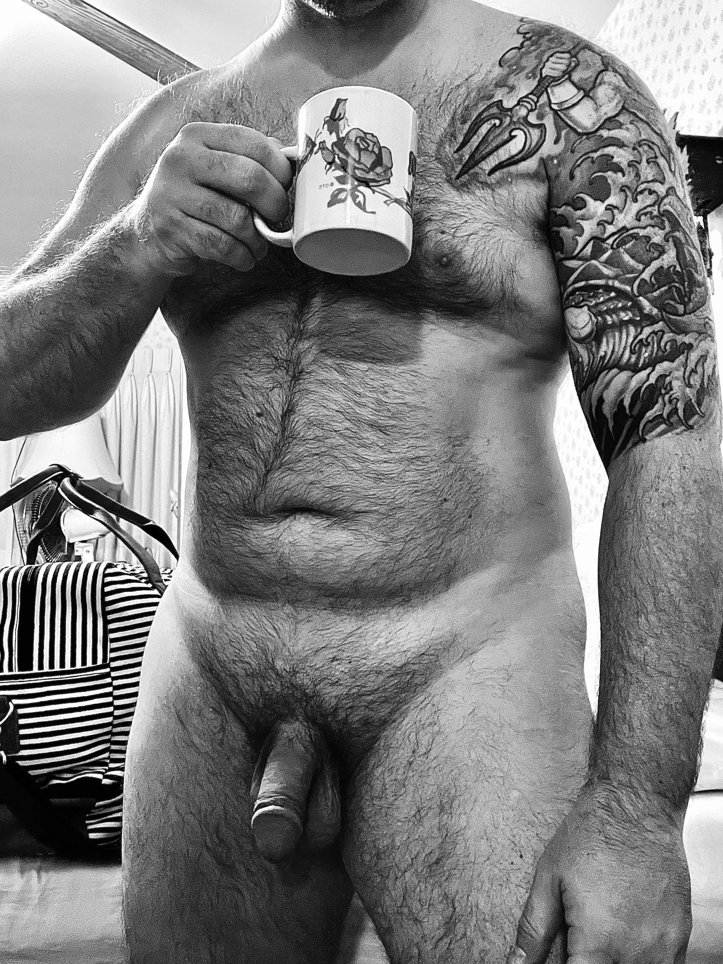 New year, new mug… well, new to me, from the cabinet at my MIL’s place lol. Happy New Year, all!