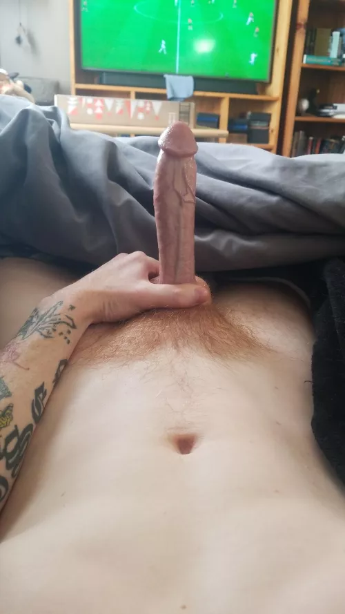 New Year's Day Premier League football is a great way to kick things off! ⚽️🍆😜