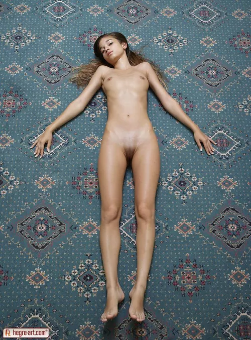 Nika Nikola Hegre Art