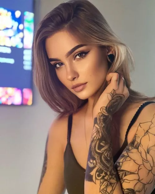 Want to mess around with a slutty girl