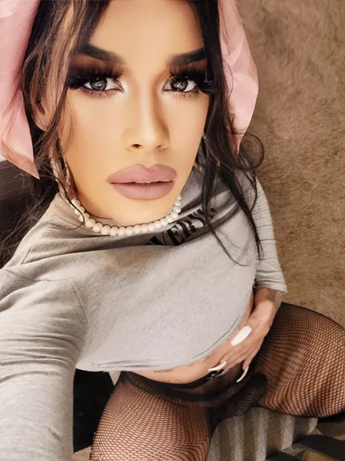 Who's Going To Be My First New Years Daddy💗