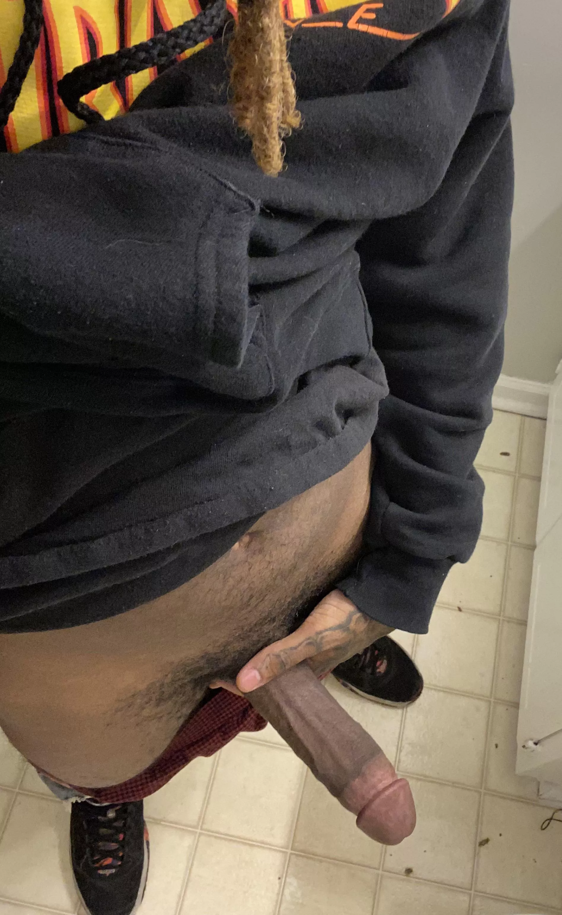 Your own emo fuck boy😝🖤