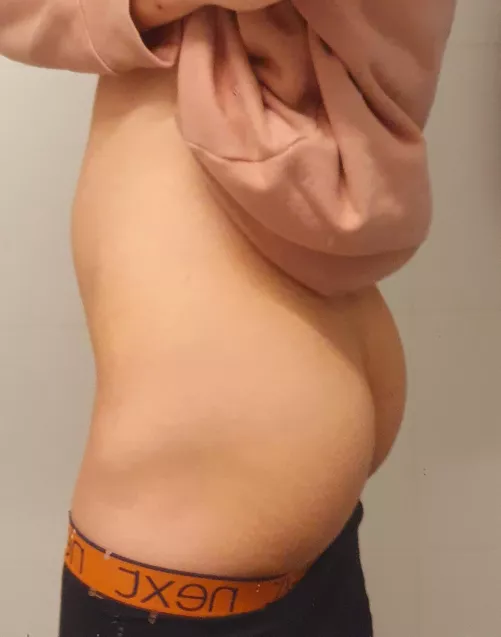 [18] does pink looks good on me?