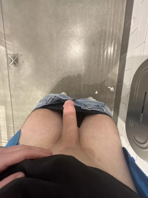 18 had to snap a pic of my semi at work :) pm me