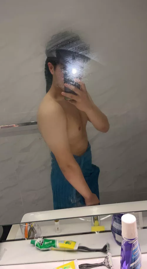 18 horny, who wants to help? (kinky+ fit++) hmu @hornysushi1234