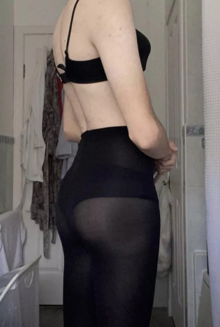 (18 sissy virgin) It’s 2023 I’m my resolution is to be fully feminised and broken by a daddy. So any daddy’s interested?