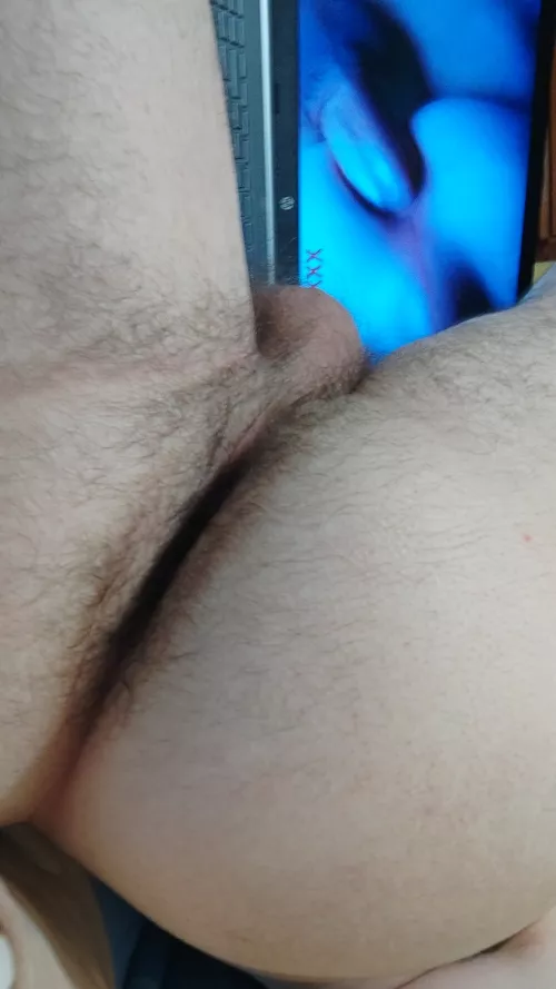 22. Need a dom or a twink to trade jerk off, do anal, and perhaps go live