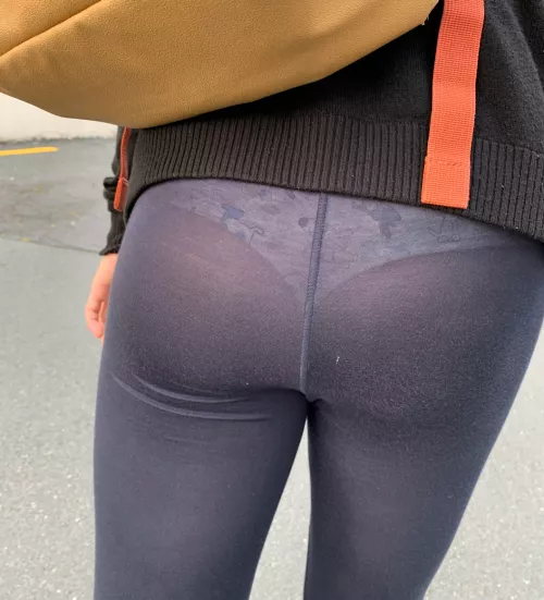 [23] Off to the gym! wonder why people are more friendly and chatty to me today? hehe