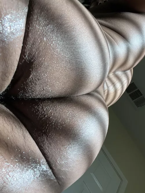 [24] Can’t forget those squats