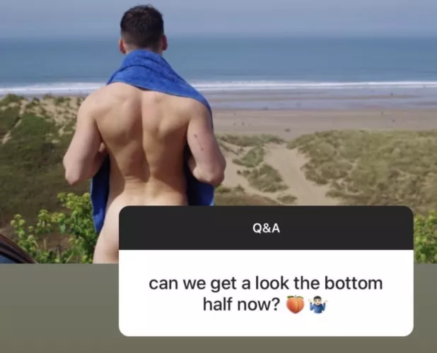 Aaron evans the traitors uk (wish someone could remove the box, he’s teasing)