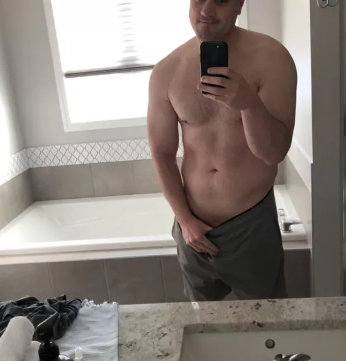 Any (F) interested exploring in kink or bdsm? Experienced do(m) here if you wanna try new things