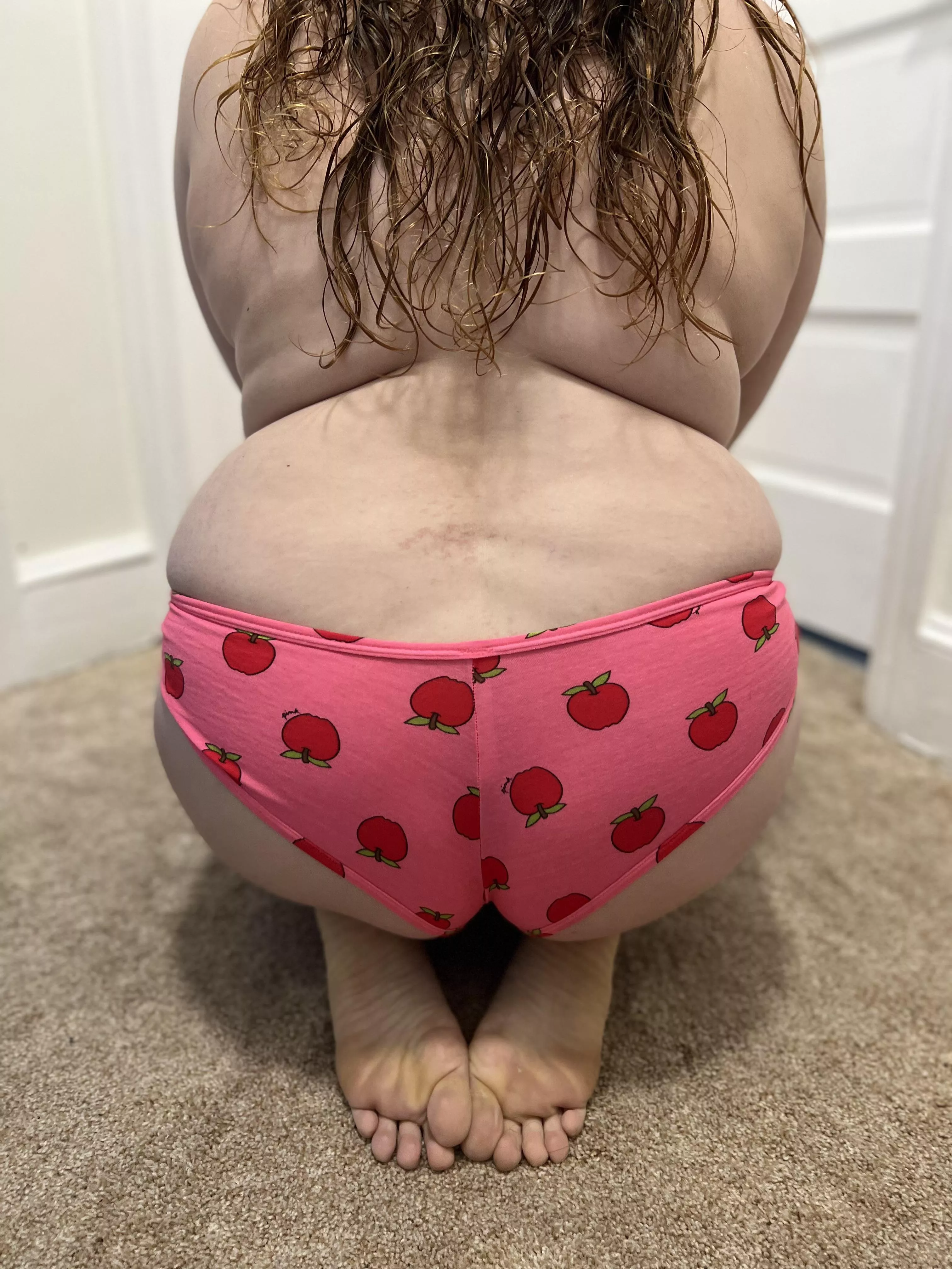 Apple panties for this apple bottom booty 😘
