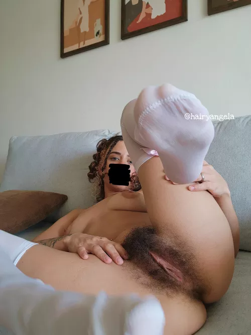 Being hairy is giving personality to the pussy 😌